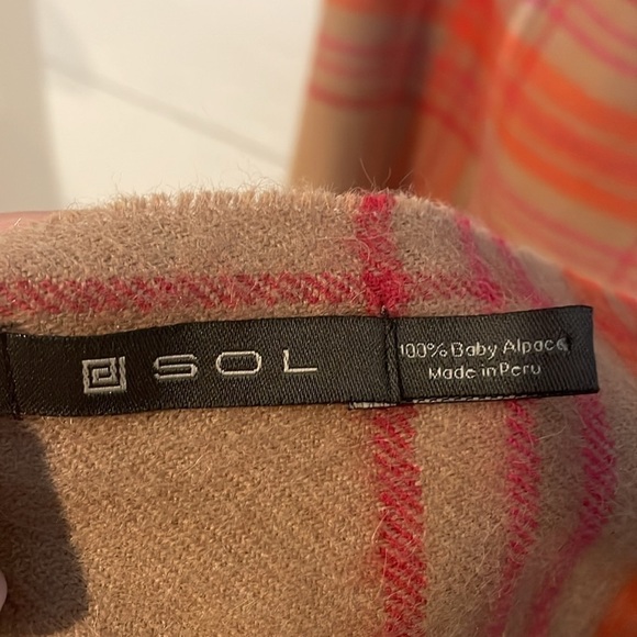 SOL Alpaca 100% Baby Alpaca Beige Plaid Fringed Scarf - Picture 7 of 10